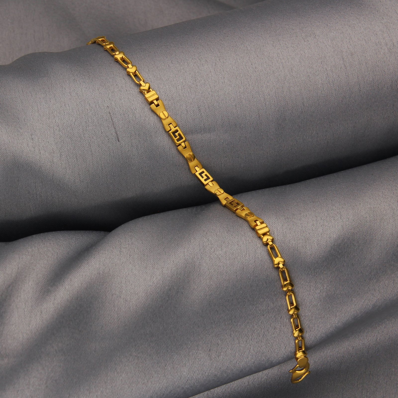 CASTING BRACELET